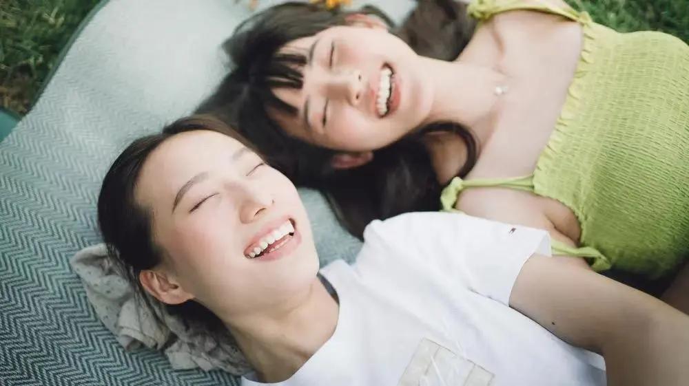 小红书电商_小红书00后测评博主 李嗲 直播带货电商